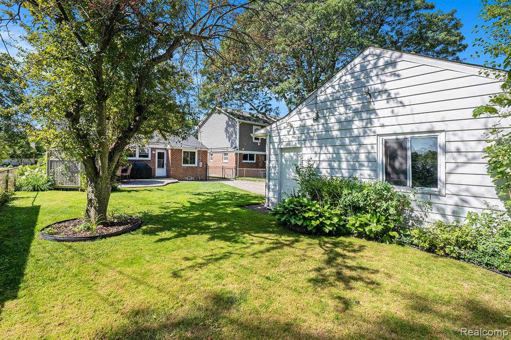 422 Jeffrey Avenue, Royal Oak, MI 48073 — Photo 25