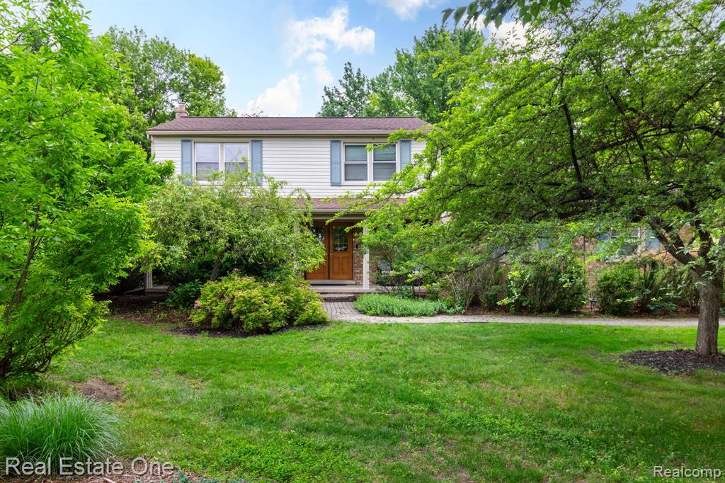 6011 Walker Drive, Troy, MI 48085 — Photo 2