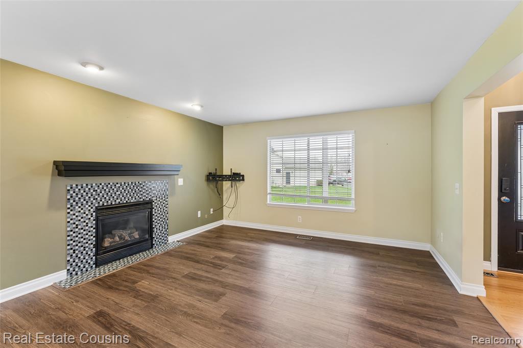 1520 NE Eden Gardens Drive S, Fenton, MI 48430 — Photo 5