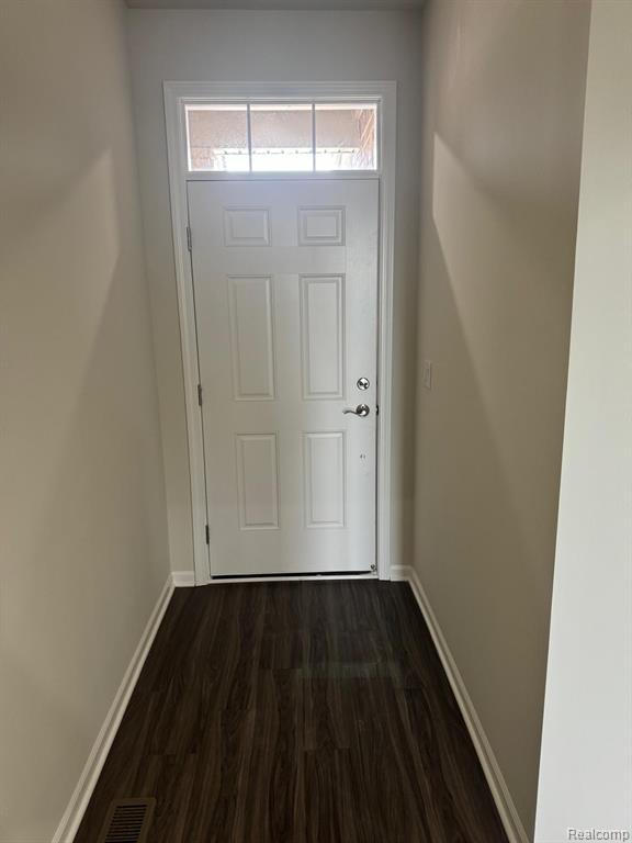 732 ADDISON Circle, Walled Lake, MI 48390 — Photo 2