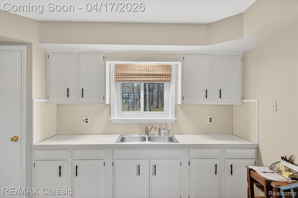 5060 Warmbriar Drive, White Lake, MI 48383 — Photo 19