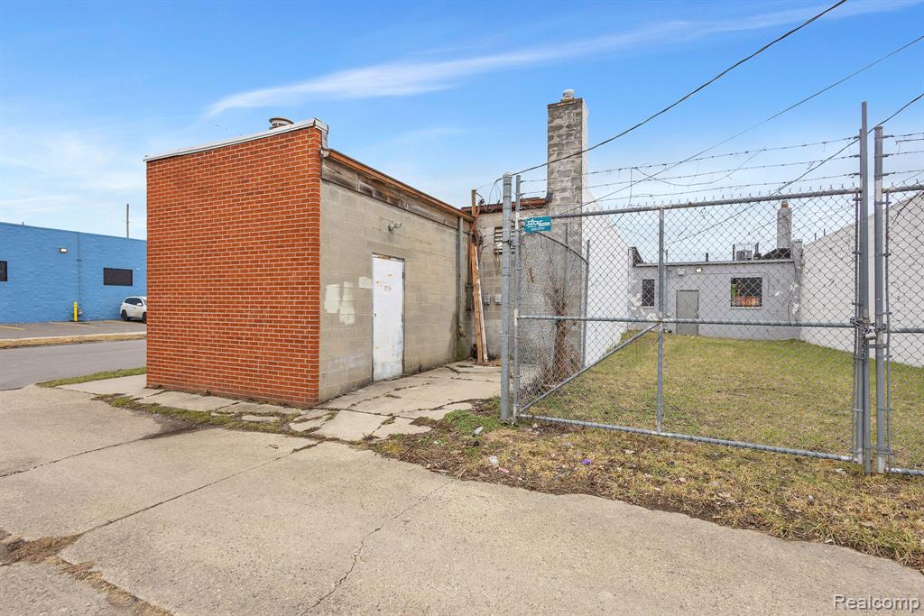 20500 W Warren, Detroit, MI 48228 — Photo 6