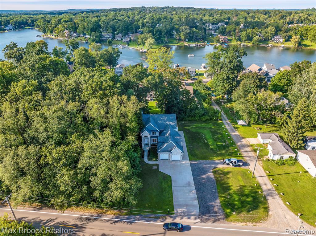 8330 COOLEY LAKE Road, Commerce Twp, MI 48382 — Photo 40