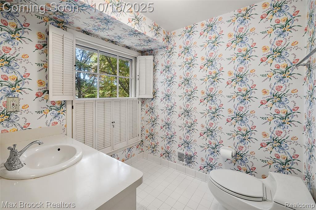 521 Kingsley Trail, Bloomfield Hills, MI 48304 — Photo 23