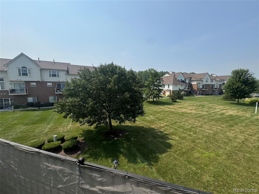9563 LAKESIDE Drive, Ypsilanti, MI 48197 — Photo 21