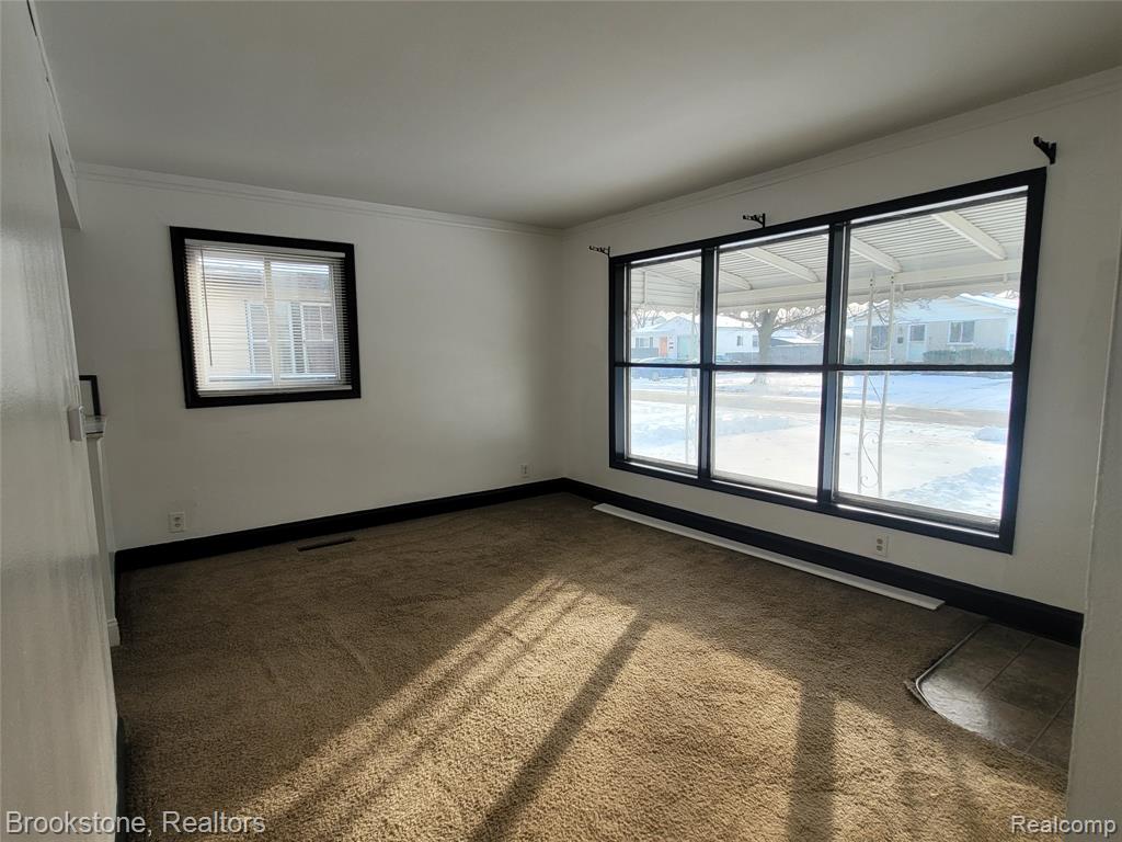 438 W Goulson Avenue, Hazel Park, MI 48030 — Photo 2
