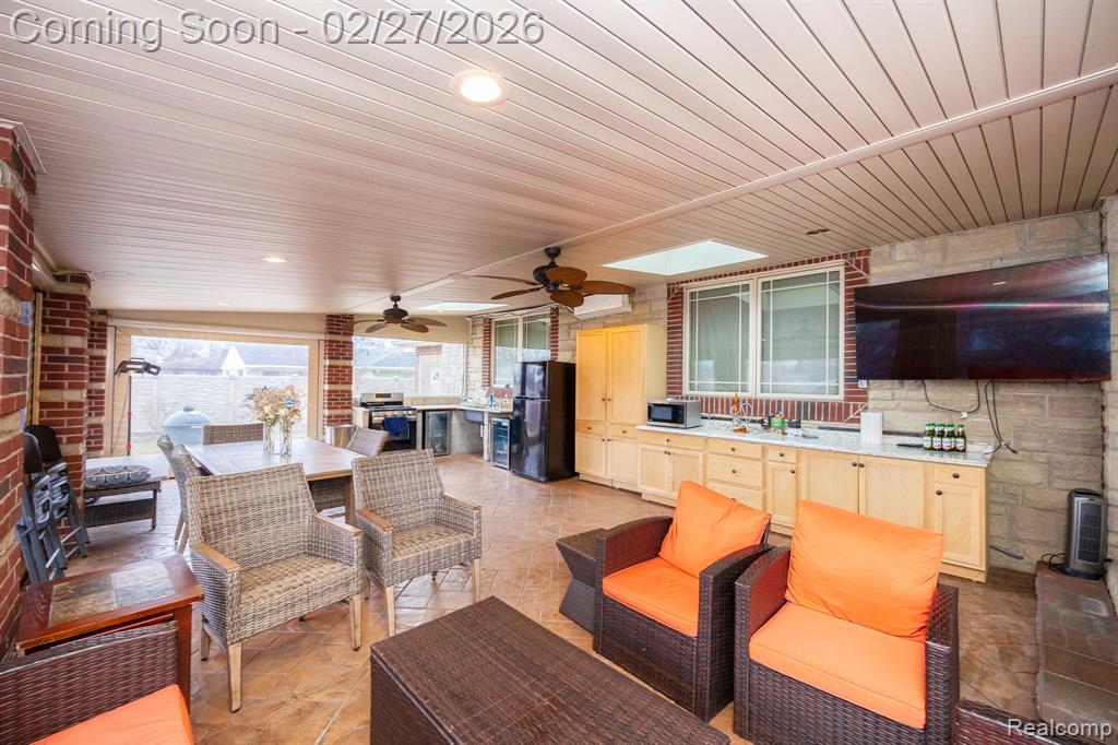 6616 Fairwood Drive, Dearborn Heights, MI 48127 — Photo 42