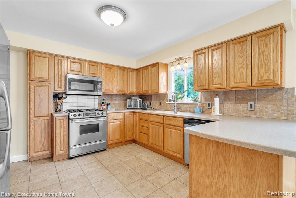 3126 Elk Street, Port Huron, MI 48060 — Photo 11