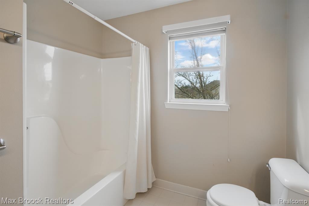 7131 WHITE TAIL Drive, Grand Blanc, MI 48439 — Photo 35