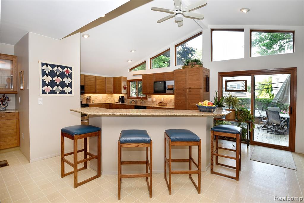 733 Highland Avenue, Clawson, MI — Photo 4