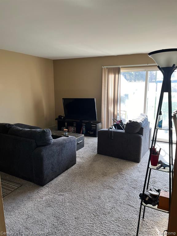 1852 COLONIAL VILLAGE Way, 2, Waterford, MI 48328 — Photo 7