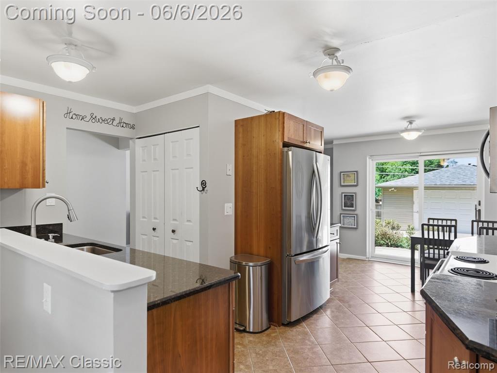 41020 Greenbriar Lane, Plymouth, MI 48170 — Photo 11