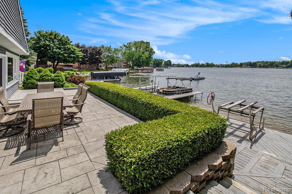 8428 Woodland Shore Drive, Brighton, MI 48114 — Photo 2