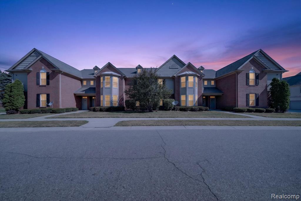 13673 Silver Birch Circle, Utica, MI 48315