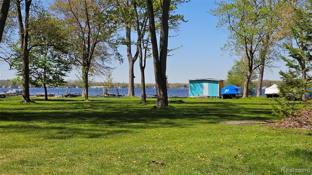 9847 Portage Lake Avenue, Pinckney, MI 48169 — Photo 3