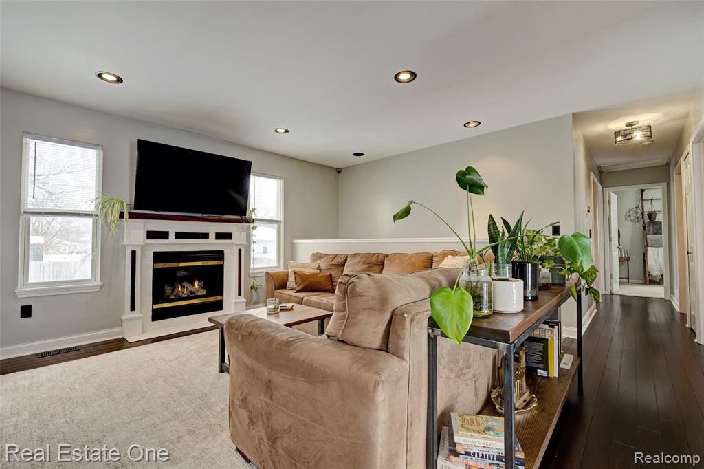 10147 Erie Street, Goodrich Vlg, MI — Photo 3