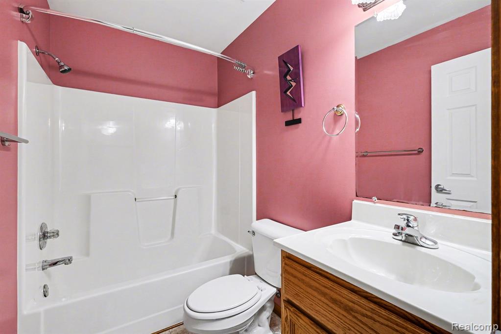1136 Jenna Drive, Davison, MI 48423 — Photo 13