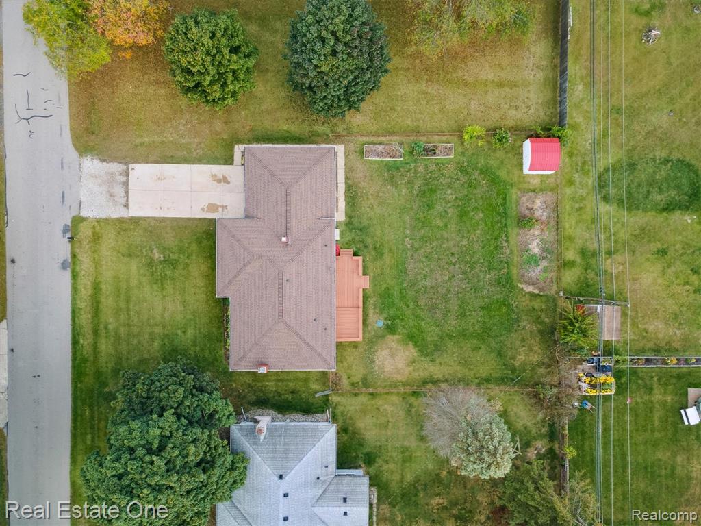2436 Woodlawn Street, Wolverine Lake, MI 48390 — Photo 58