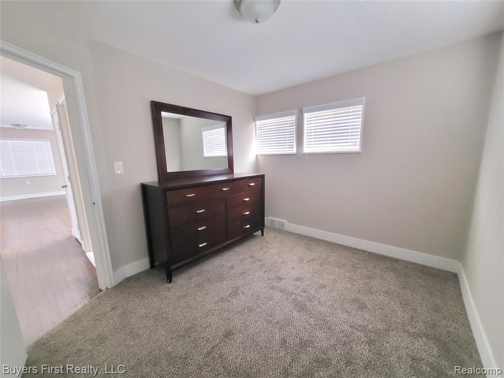 21741 Church Street, Oak Park, MI 48237 — Photo 10