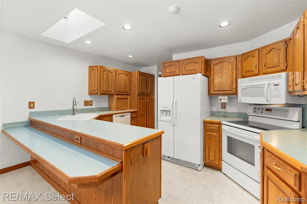 9307 Hill Road, Swartz Creek, MI 48473 — Photo 3