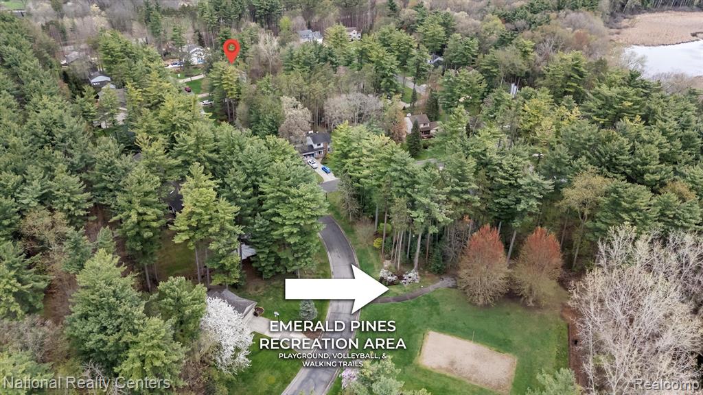 4049 PINESTEAD Drive, Commerce Twp, MI 48390 — Photo 72