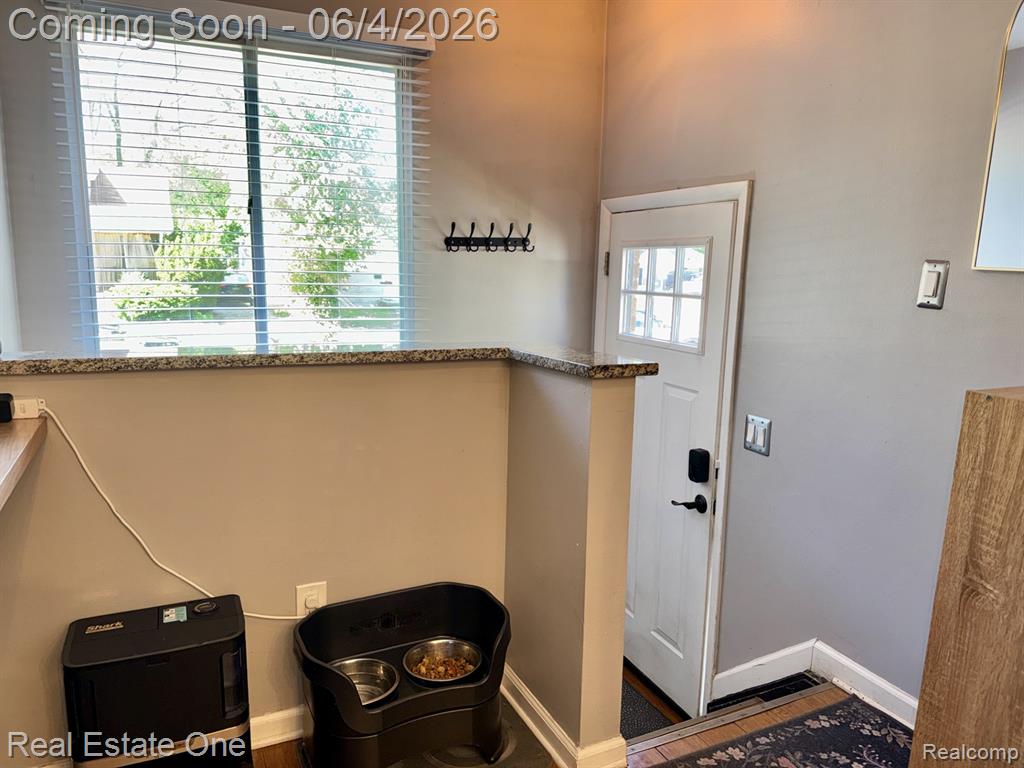 311 W Brockton Avenue, Madison Heights, MI 48071 — Photo 24