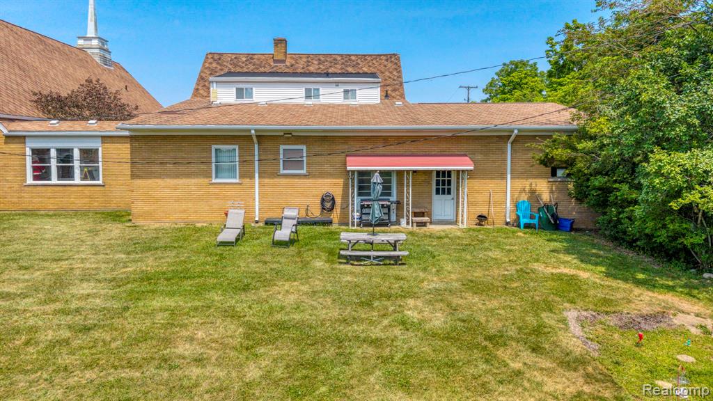9735 Dolan Road, Columbus, MI — Photo 17