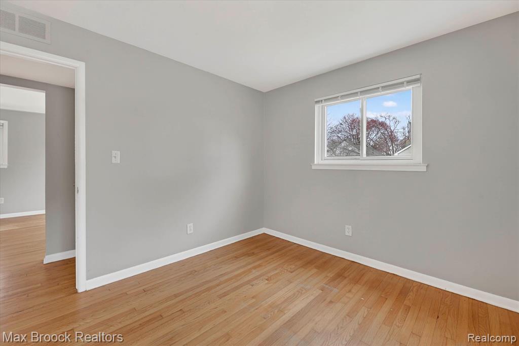 23448 Easterling Avenue, Hazel Park, MI 48030 — Photo 18