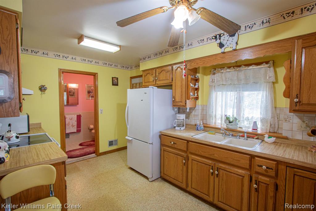 53330 SCHOENHERR Road, Shelby Twp, MI 48315 — Photo 10