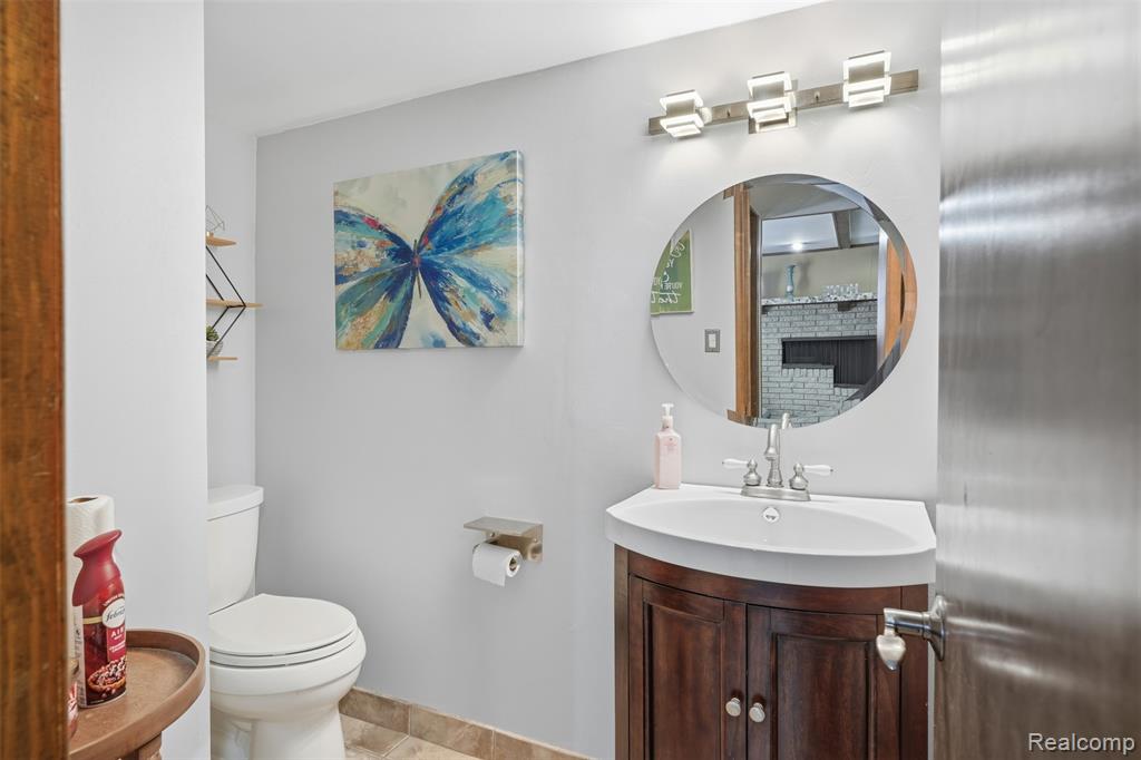 5586 Wild Ridge Lane, West Bloomfield, MI — Photo 19