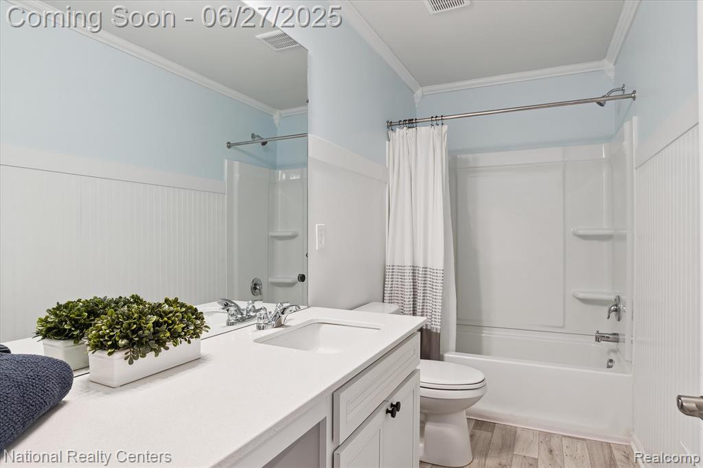 5241 Marie Lane, Sterling Heights, MI 48310 — Photo 29