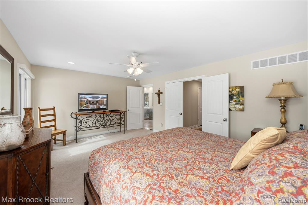 5867 BRAVO COURT, Orchard Lake Village, MI 48324 — Photo 37