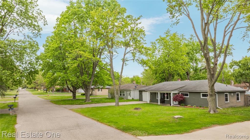2262 Kohler Street, Waterford, MI 48329 — Photo 6