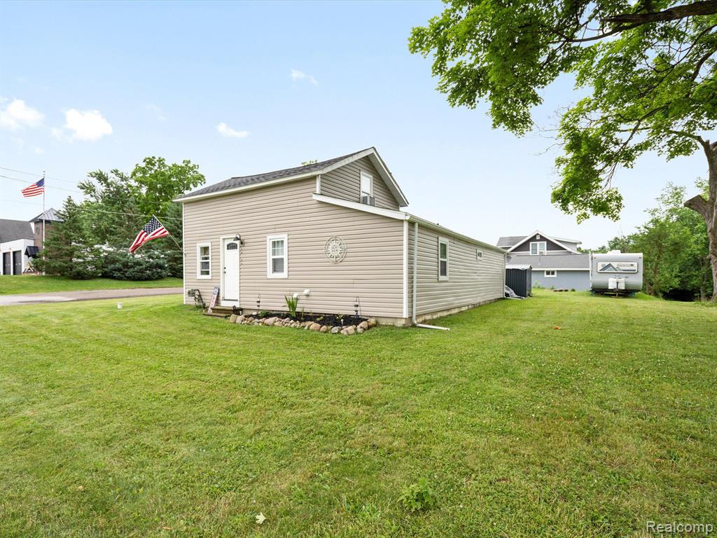 10196 HEGEL Road, Goodrich Vlg, MI — Photo 6