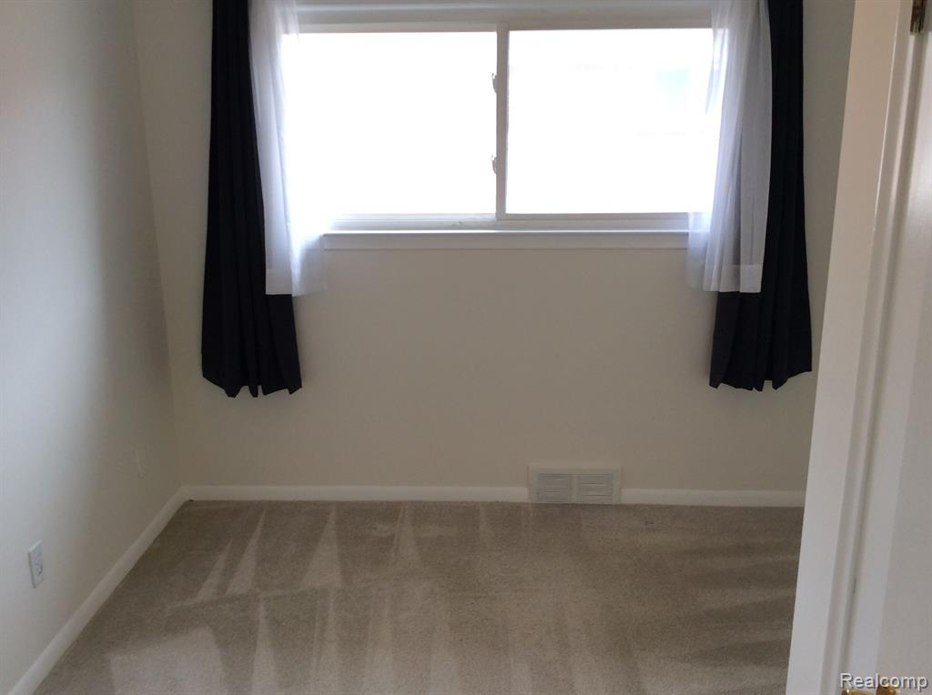 603 HIGHLAND Avenue N, Lincoln Park, MI 48146 — Photo 7