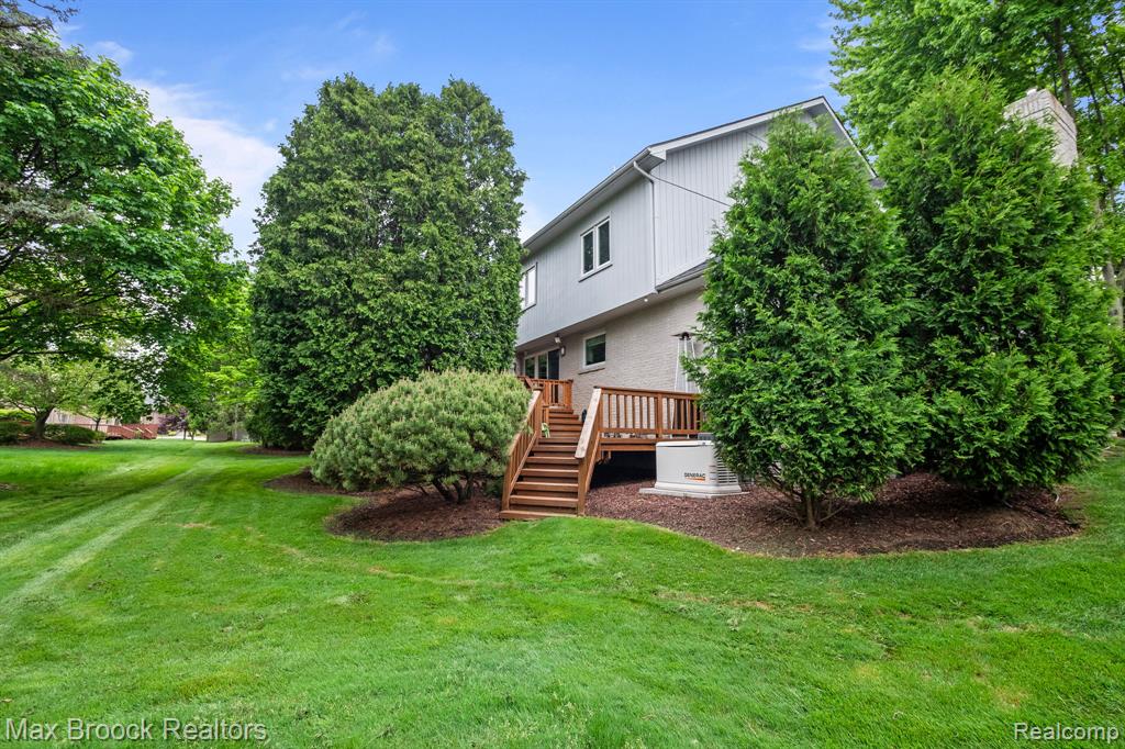 6566 Bristol Drive, West Bloomfield, MI — Photo 42