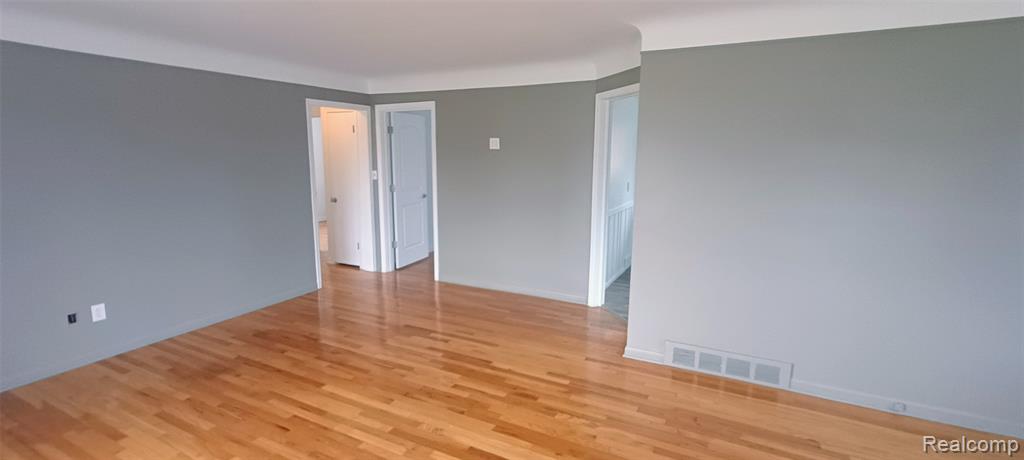 8025 Randy Drive, Westland, MI — Photo 9