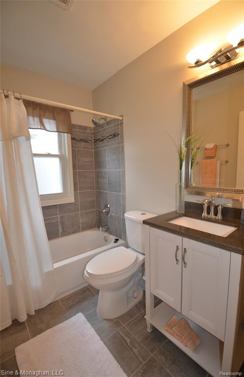 421 W Kalama Avenue S, Madison Heights, MI 48071 — Photo 21
