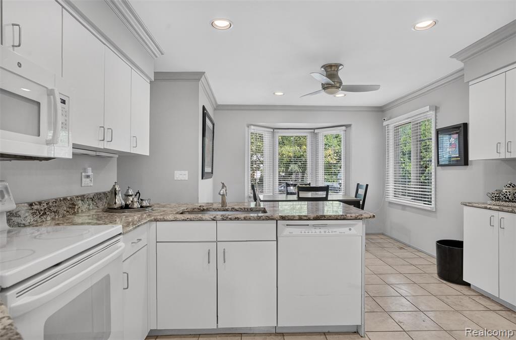 6445 Noble Road, West Bloomfield, MI — Photo 10