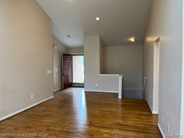 395 WOODVALE Drive, Walled Lake, MI 48390 — Photo 6