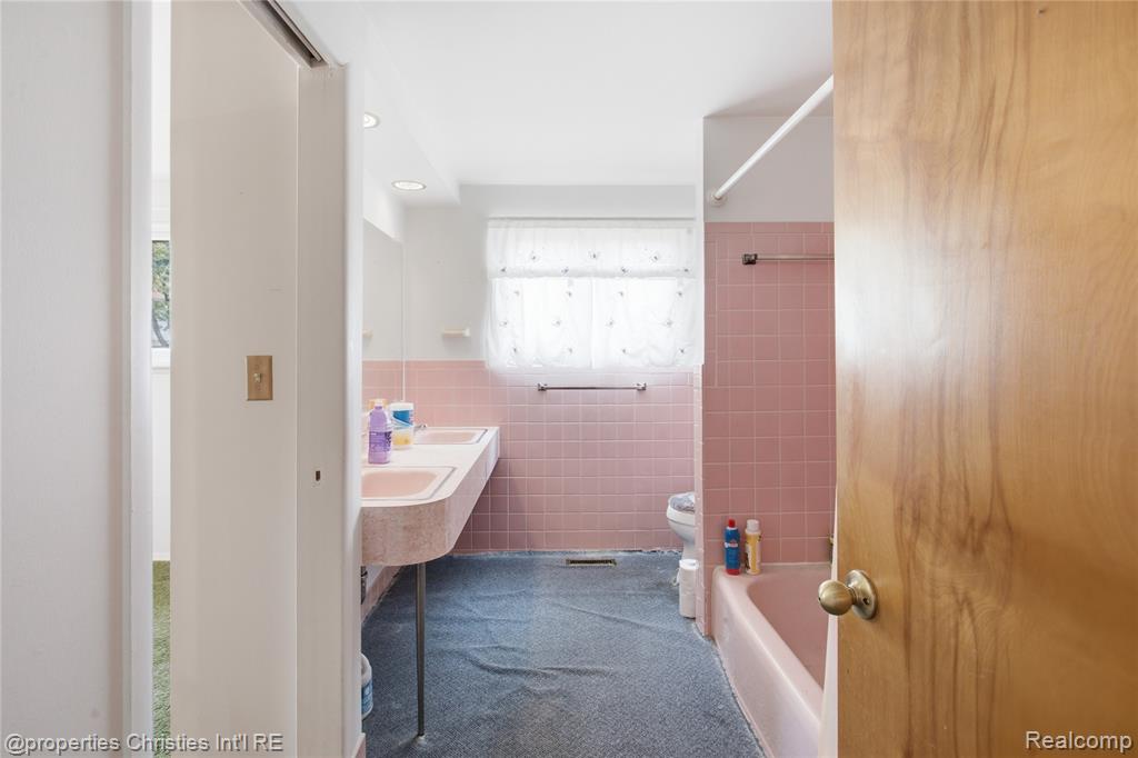 594 Provincetown Road, Auburn Hills, MI 48326 — Photo 17