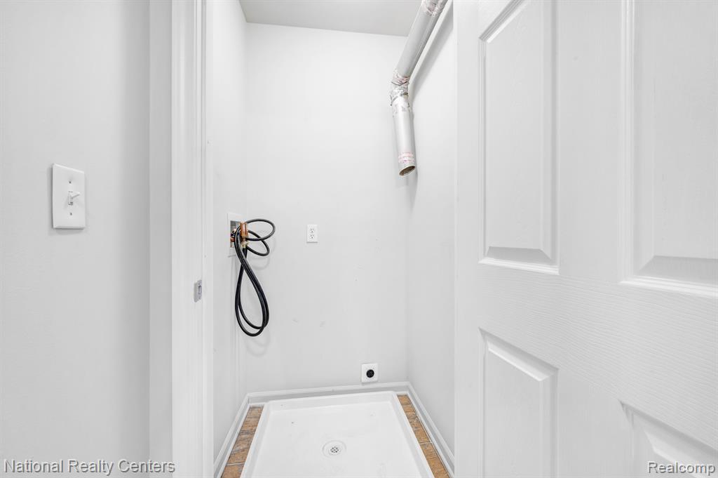 39864 ROCKCREST Circle, Northville, MI 48168 — Photo 18
