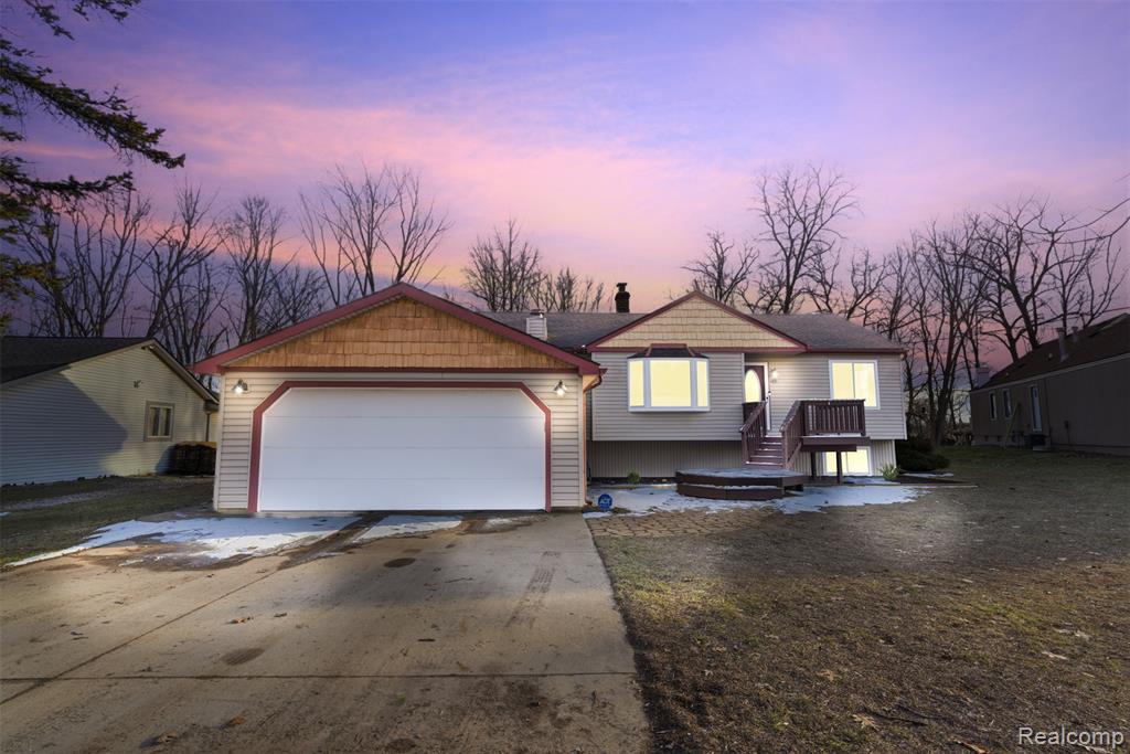 4051 Lake Front Street, Waterford, MI 48328 — Photo 46