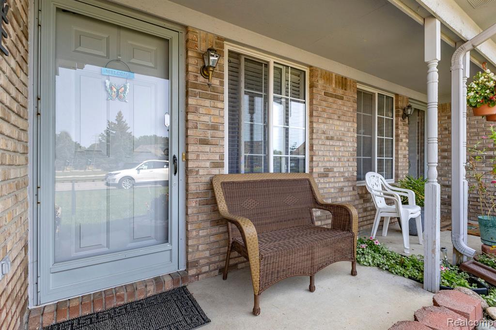 23272 STOFLET Lane, Trenton, MI 48183 — Photo 8