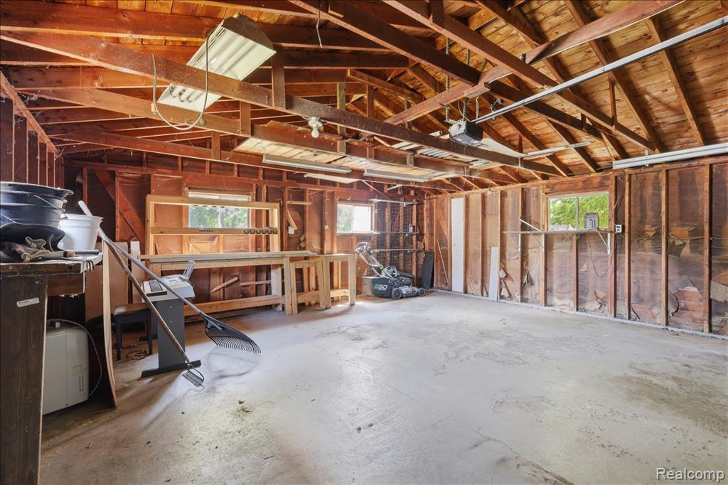 4035 Island Park Drive, Waterford, MI 48329 — Photo 32