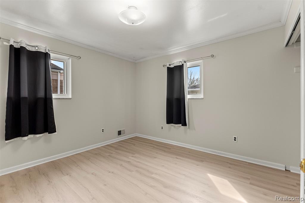 6151 Robindale Avenue, Dearborn Heights, MI 48127 — Photo 21