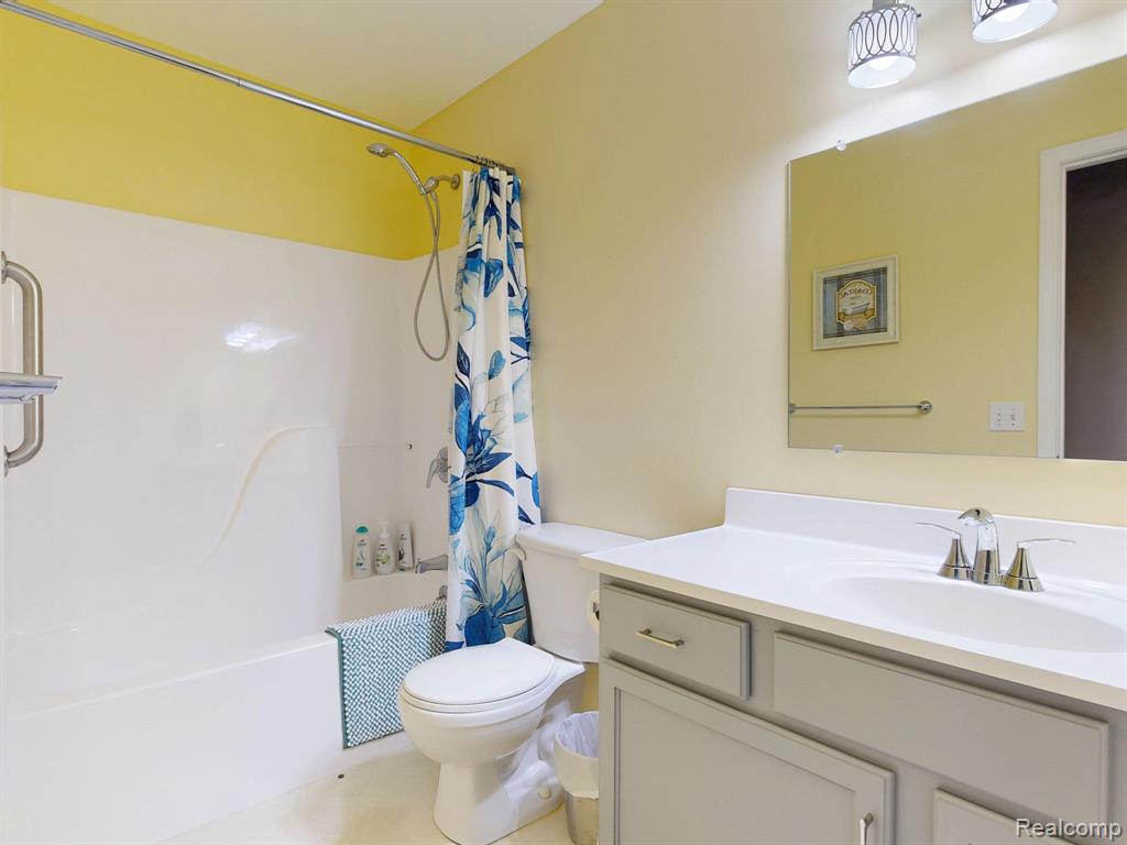 4400 Oak Tree Trail, Fenton, MI 48430 — Photo 34