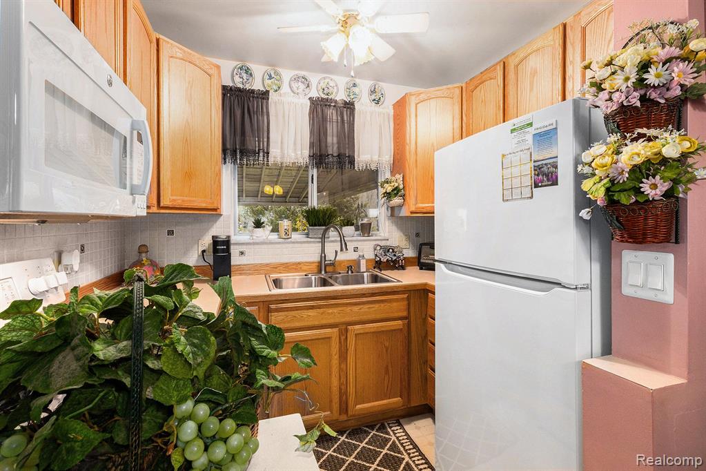 5990 Alan Drive, 21, Brighton, MI 48116 — Photo 9