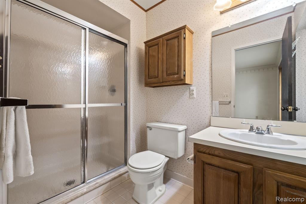 6435 DENTON Drive, Troy, MI 48098 — Photo 16