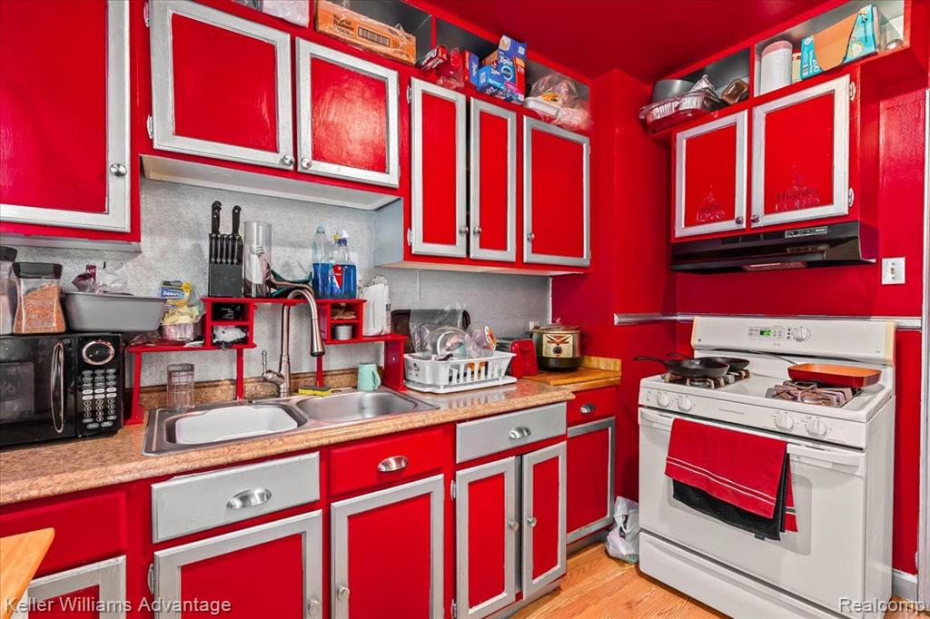5227 COURVILLE Street, Detroit, MI 48224 — Photo 15